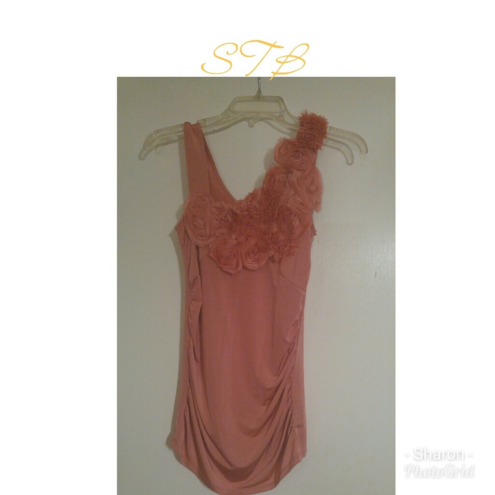 Really cute Rue 21 Top !